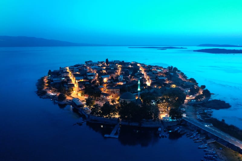 Gece
