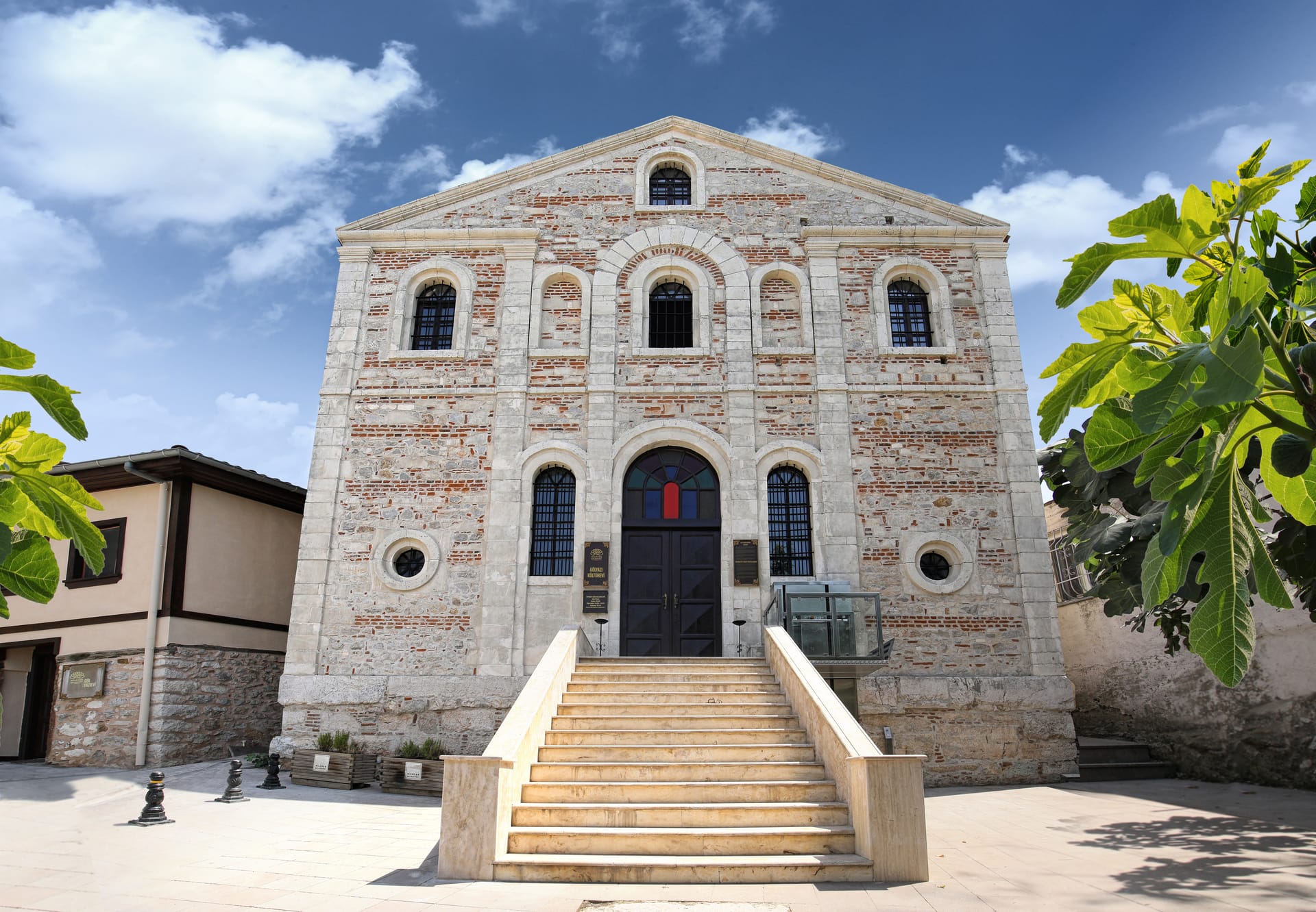 Aya Panteleimon Kilisesi